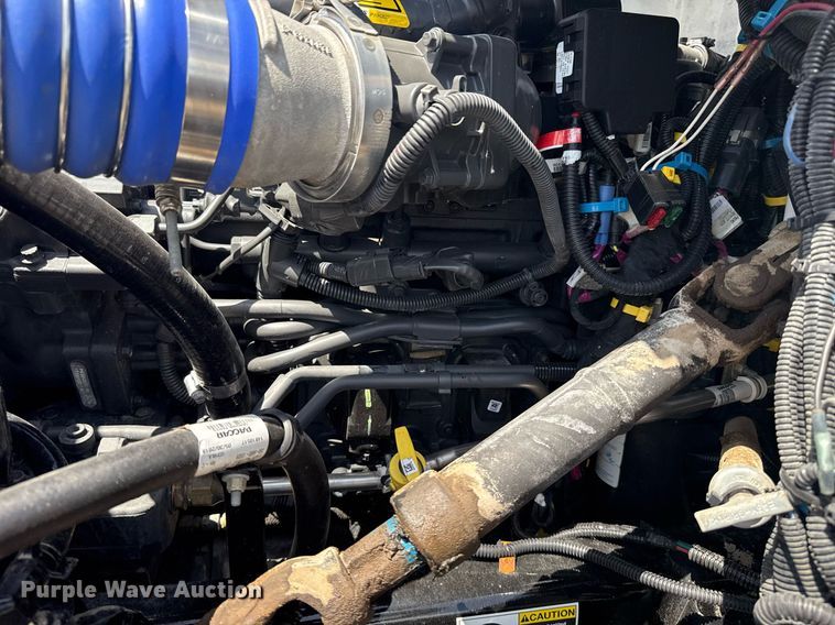 image for item EG5952 2019 Peterbilt 337 crane truck