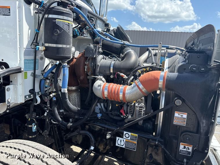 image for item EG5952 2019 Peterbilt 337 crane truck