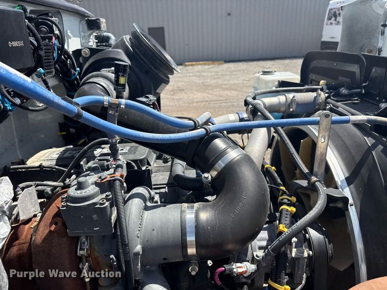 image for item EG5952 2019 Peterbilt 337 crane truck