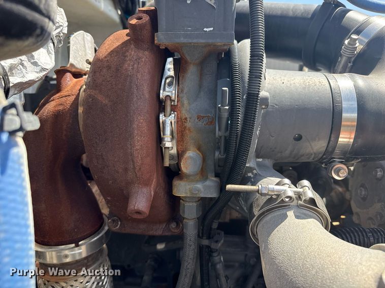 image for item EG5952 2019 Peterbilt 337 crane truck