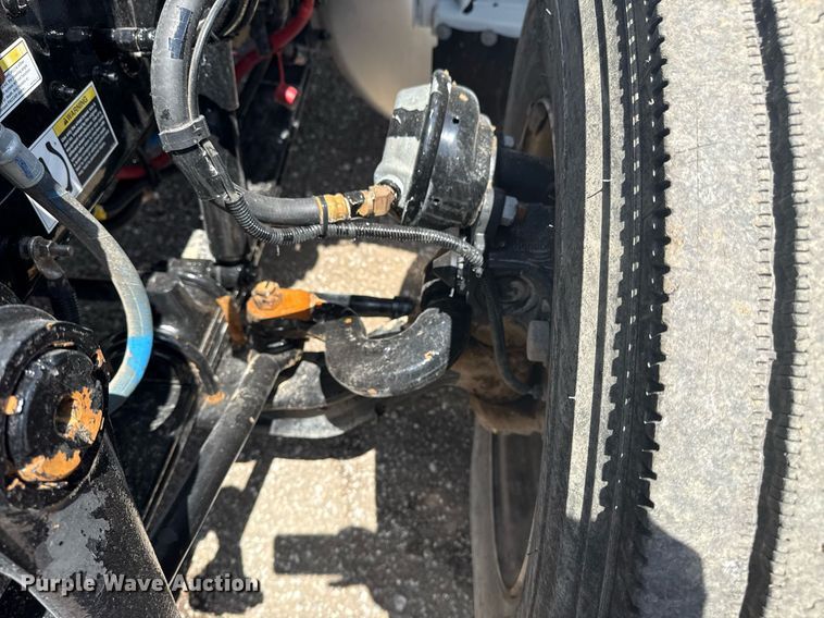 image for item EG5952 2019 Peterbilt 337 crane truck