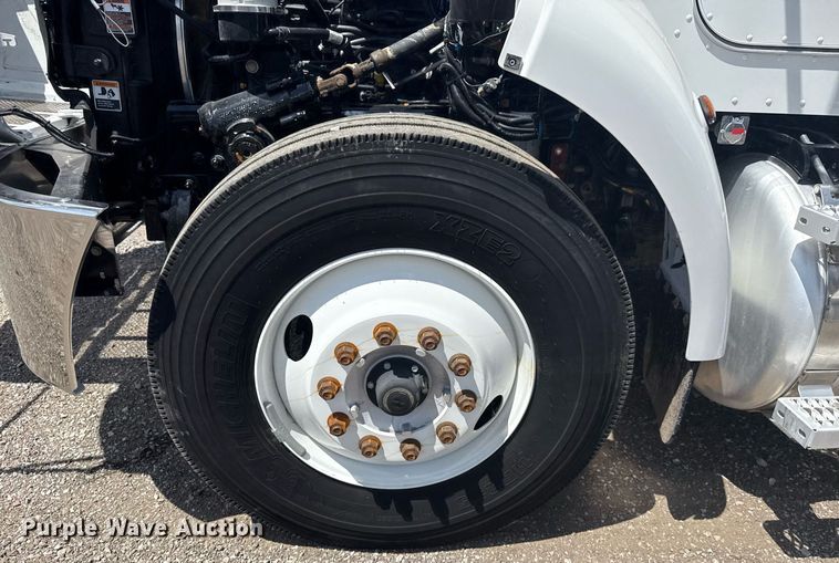 image for item EG5952 2019 Peterbilt 337 crane truck