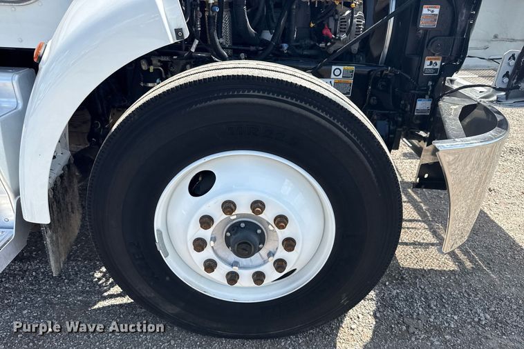 image for item EG5952 2019 Peterbilt 337 crane truck