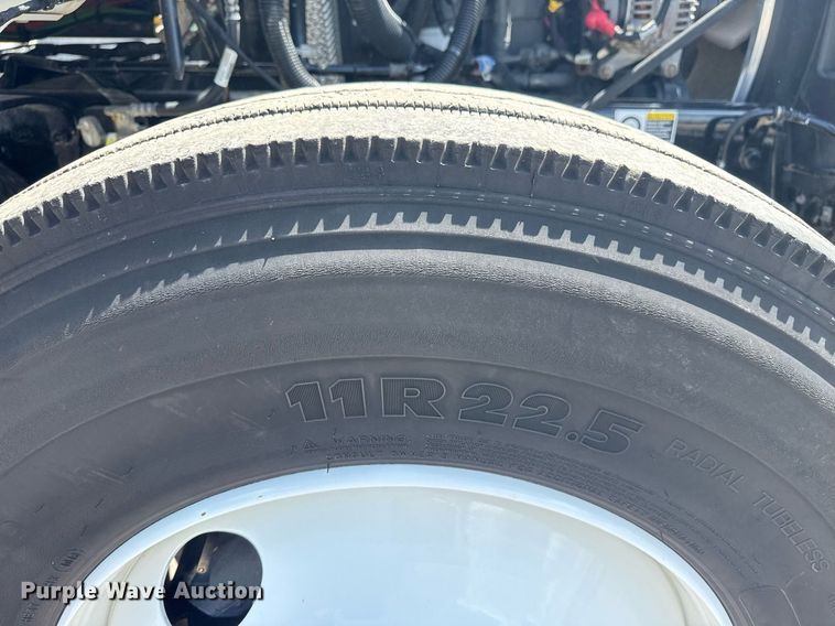 image for item EG5952 2019 Peterbilt 337 crane truck