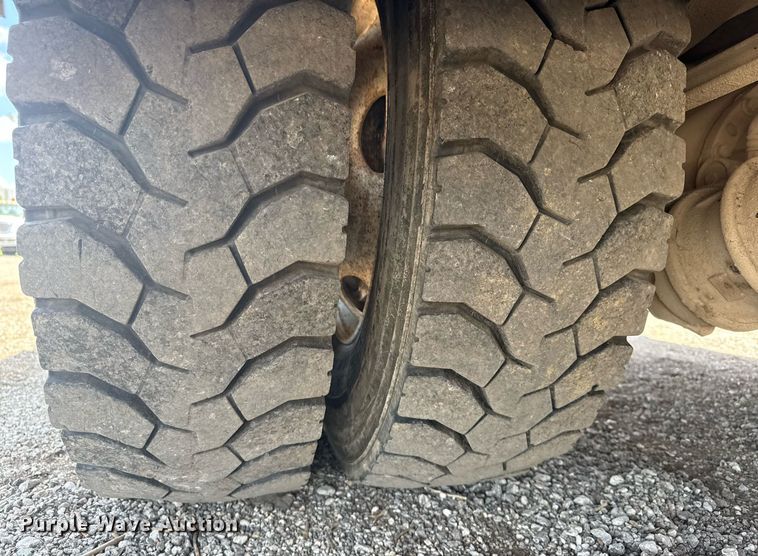 image for item EG5952 2019 Peterbilt 337 crane truck