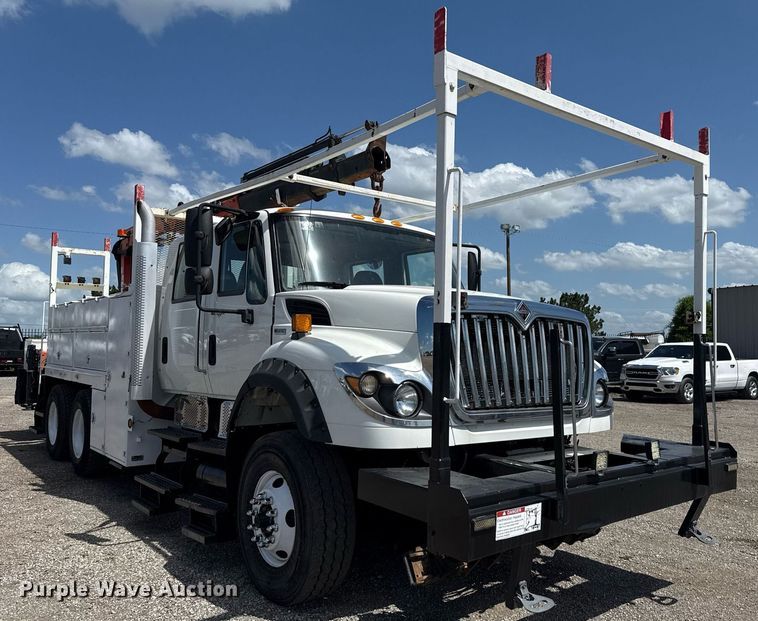 image for item EG5953 2012 International 7600 Crew Cab crane truck