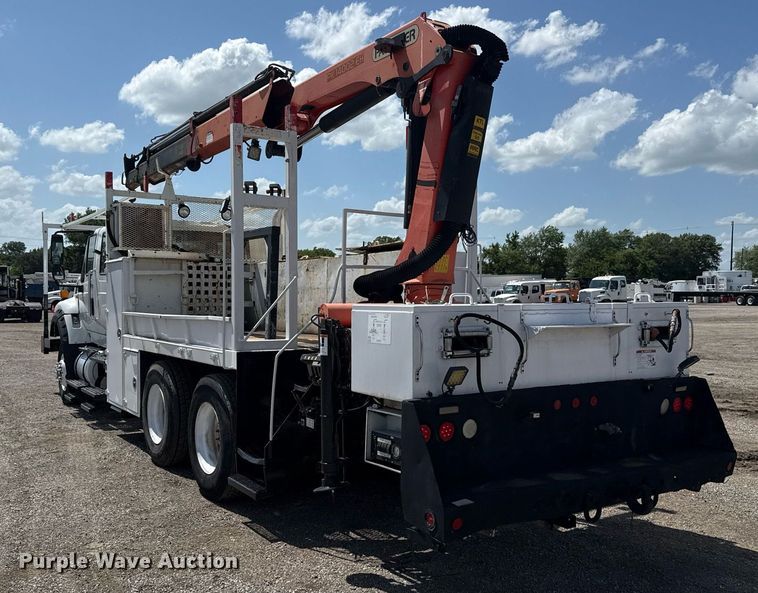 image for item EG5953 2012 International 7600 Crew Cab crane truck