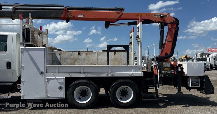 image for item EG5953 2012 International 7600 Crew Cab crane truck