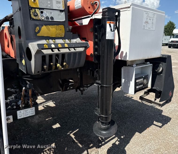 image for item EG5953 2012 International 7600 Crew Cab crane truck