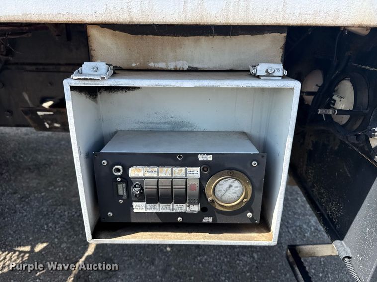 image for item EG5953 2012 International 7600 Crew Cab crane truck