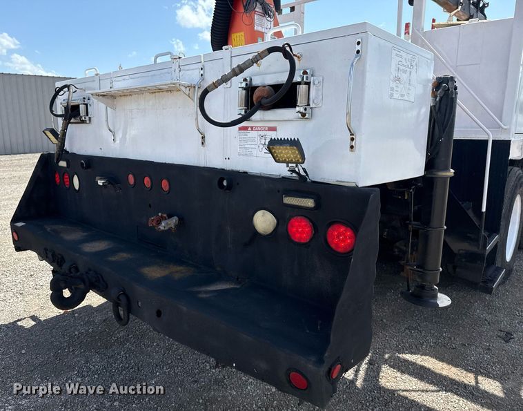 image for item EG5953 2012 International 7600 Crew Cab crane truck