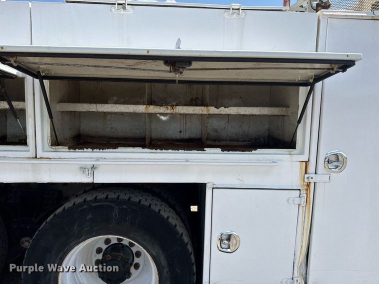 image for item EG5953 2012 International 7600 Crew Cab crane truck