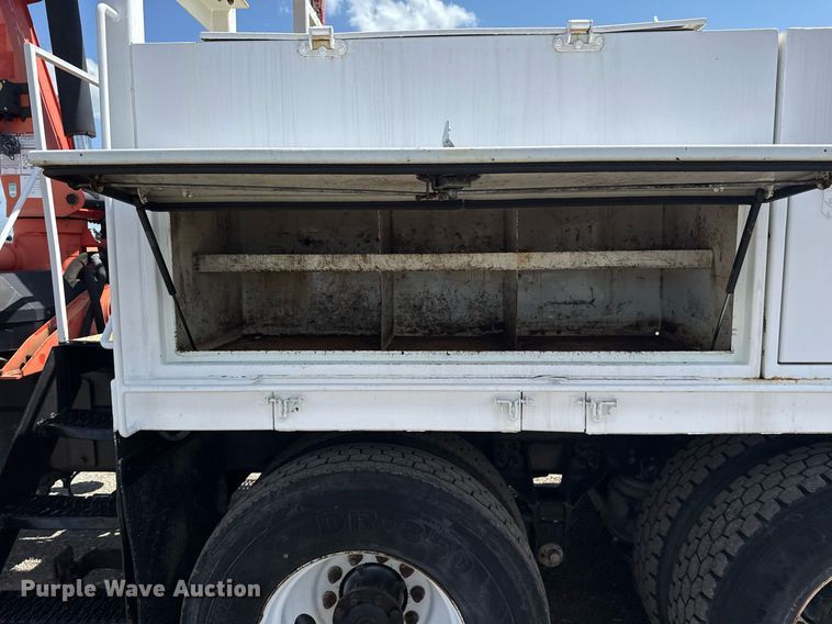 image for item EG5953 2012 International 7600 Crew Cab crane truck