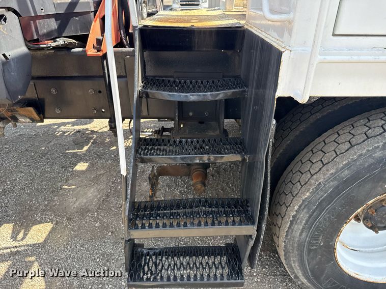 image for item EG5953 2012 International 7600 Crew Cab crane truck