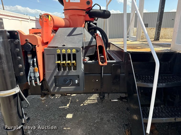 image for item EG5953 2012 International 7600 Crew Cab crane truck