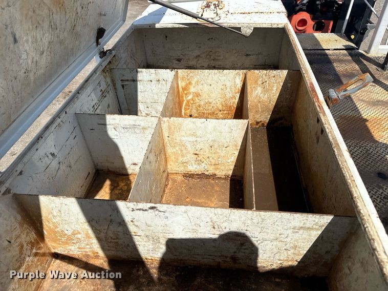 image for item EG5953 2012 International 7600 Crew Cab crane truck