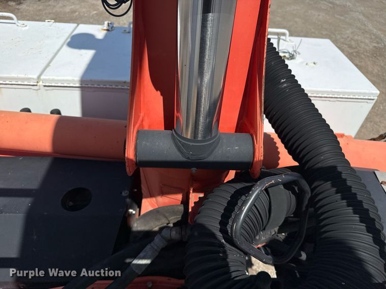 image for item EG5953 2012 International 7600 Crew Cab crane truck