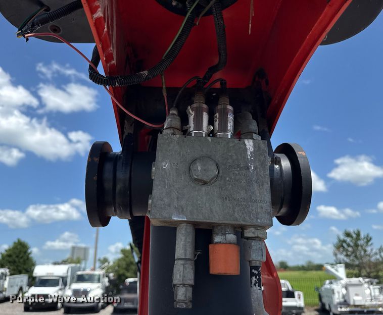 image for item EG5953 2012 International 7600 Crew Cab crane truck