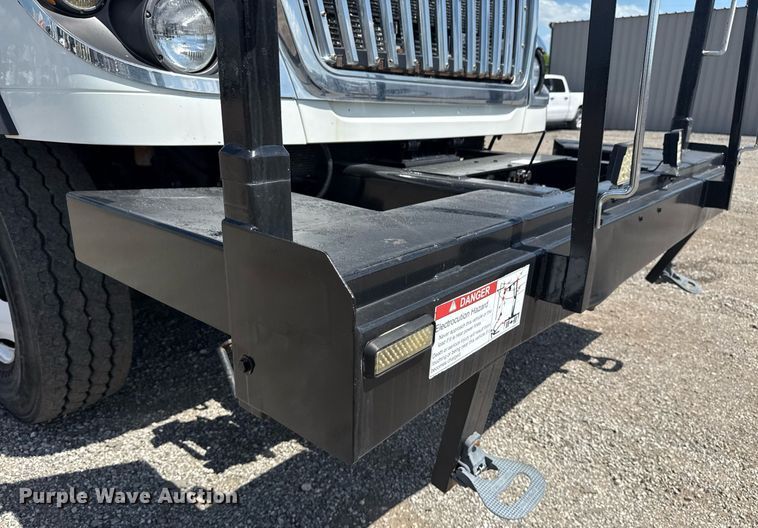 image for item EG5953 2012 International 7600 Crew Cab crane truck