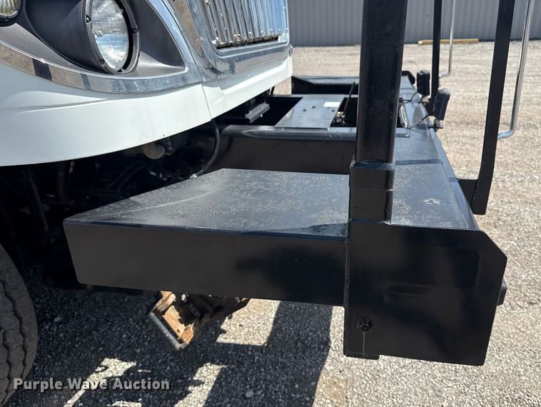 image for item EG5953 2012 International 7600 Crew Cab crane truck