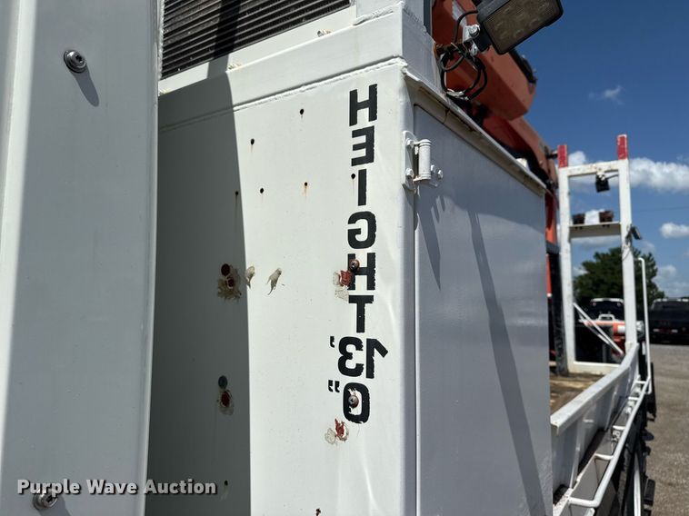 image for item EG5953 2012 International 7600 Crew Cab crane truck