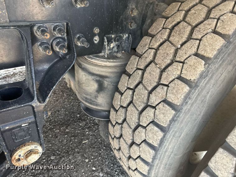 image for item EG5953 2012 International 7600 Crew Cab crane truck