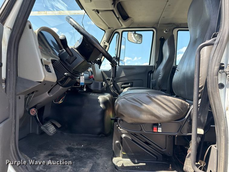 image for item EG5953 2012 International 7600 Crew Cab crane truck