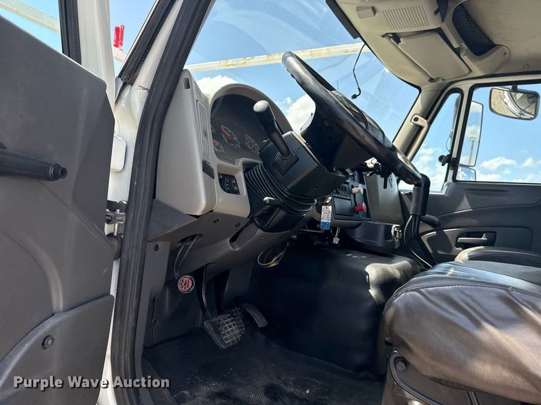 image for item EG5953 2012 International 7600 Crew Cab crane truck