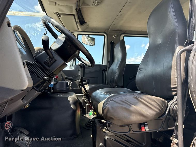 image for item EG5953 2012 International 7600 Crew Cab crane truck