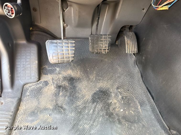 image for item EG5953 2012 International 7600 Crew Cab crane truck