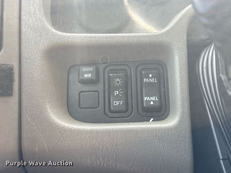 image for item EG5953 2012 International 7600 Crew Cab crane truck