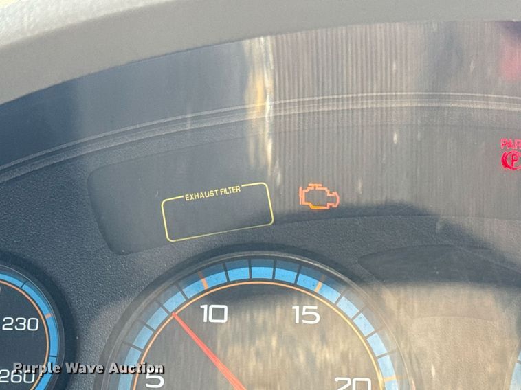 image for item EG5953 2012 International 7600 Crew Cab crane truck