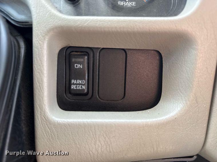 image for item EG5953 2012 International 7600 Crew Cab crane truck