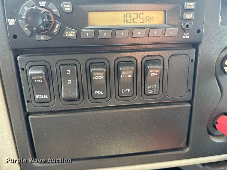 image for item EG5953 2012 International 7600 Crew Cab crane truck