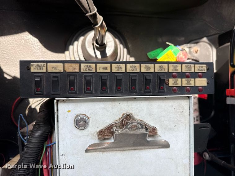 image for item EG5953 2012 International 7600 Crew Cab crane truck