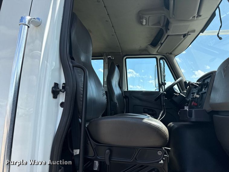 image for item EG5953 2012 International 7600 Crew Cab crane truck