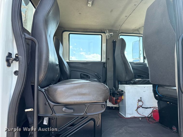 image for item EG5953 2012 International 7600 Crew Cab crane truck