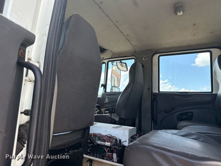 image for item EG5953 2012 International 7600 Crew Cab crane truck