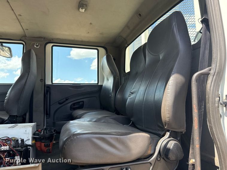 image for item EG5953 2012 International 7600 Crew Cab crane truck