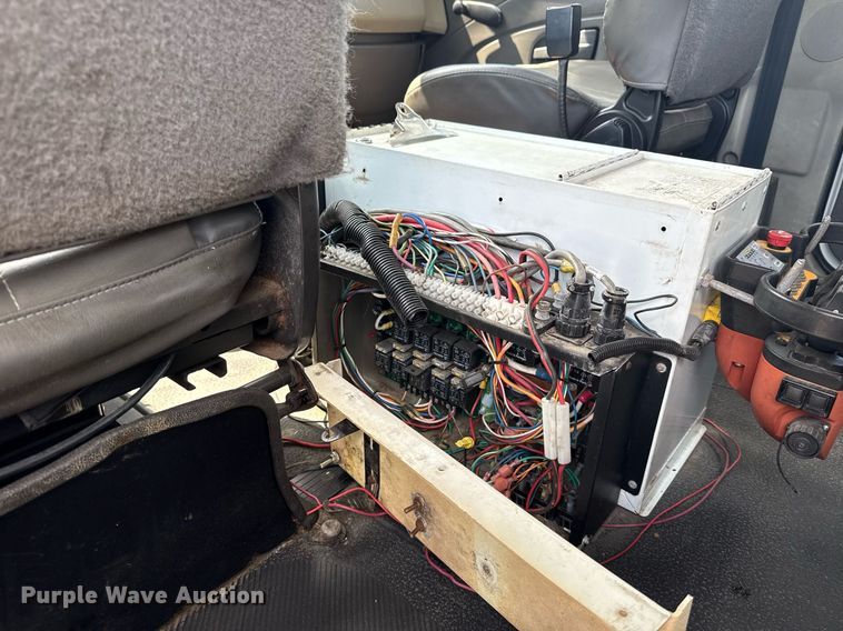 image for item EG5953 2012 International 7600 Crew Cab crane truck