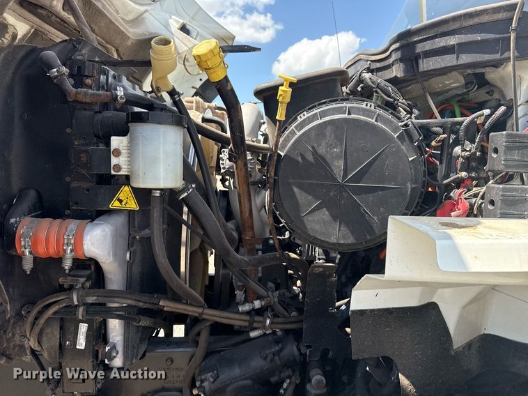 image for item EG5953 2012 International 7600 Crew Cab crane truck