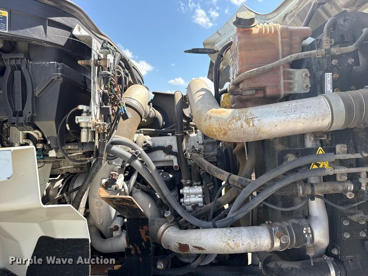 image for item EG5953 2012 International 7600 Crew Cab crane truck