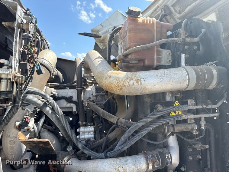 image for item EG5953 2012 International 7600 Crew Cab crane truck