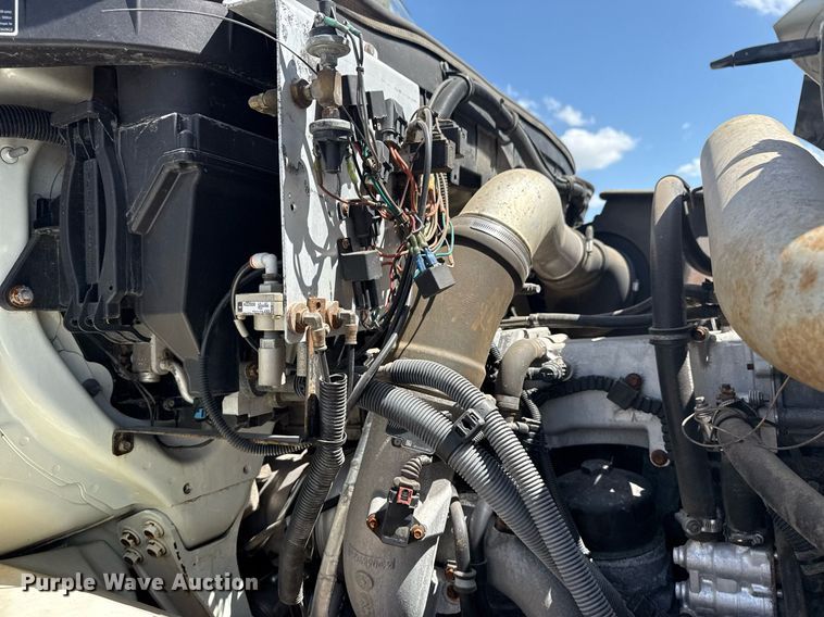 image for item EG5953 2012 International 7600 Crew Cab crane truck