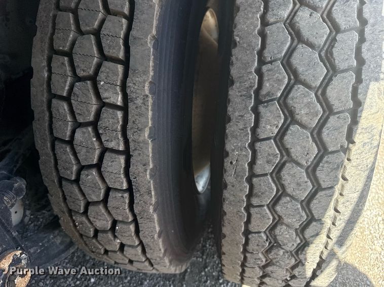 image for item EG5953 2012 International 7600 Crew Cab crane truck