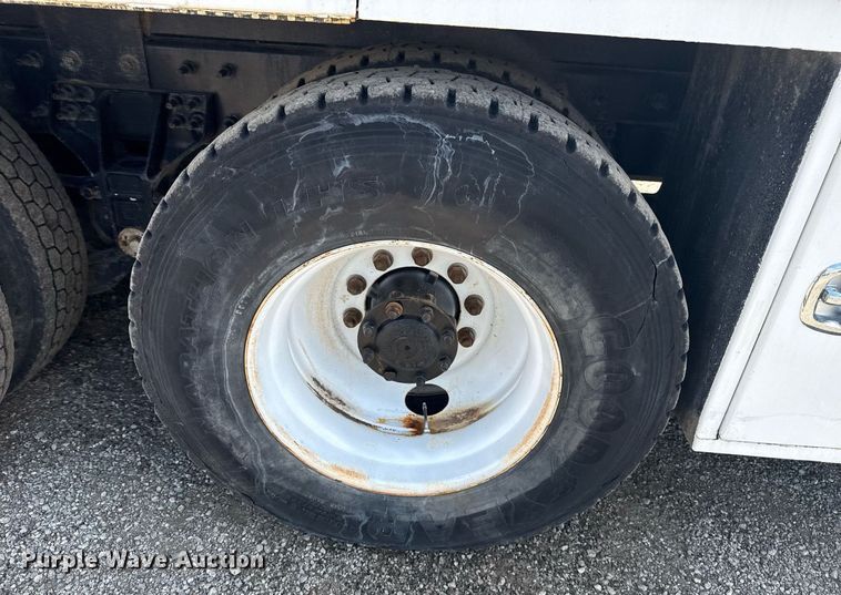 image for item EG5953 2012 International 7600 Crew Cab crane truck