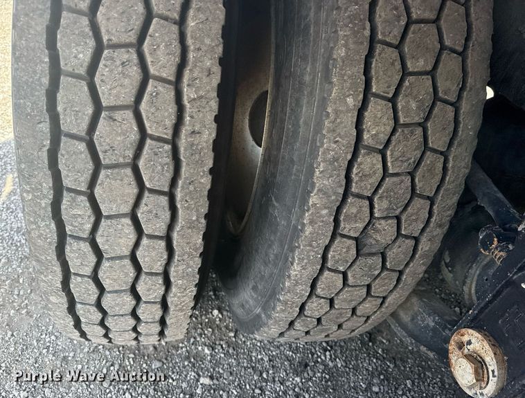 image for item EG5953 2012 International 7600 Crew Cab crane truck