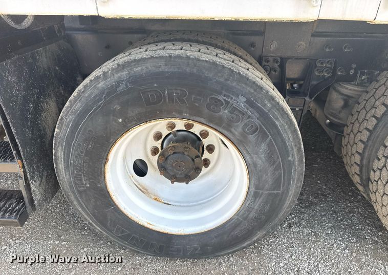 image for item EG5953 2012 International 7600 Crew Cab crane truck