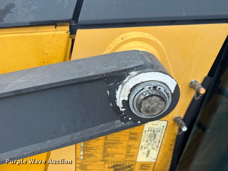 image for item EG5971 2015 John Deere 410K backhoe