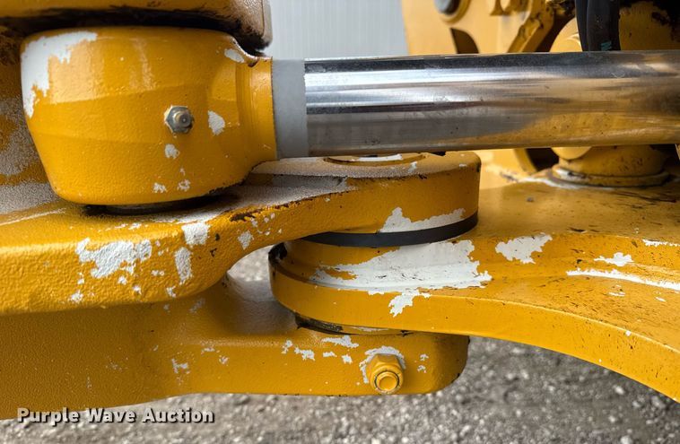 image for item EG5971 2015 John Deere 410K backhoe